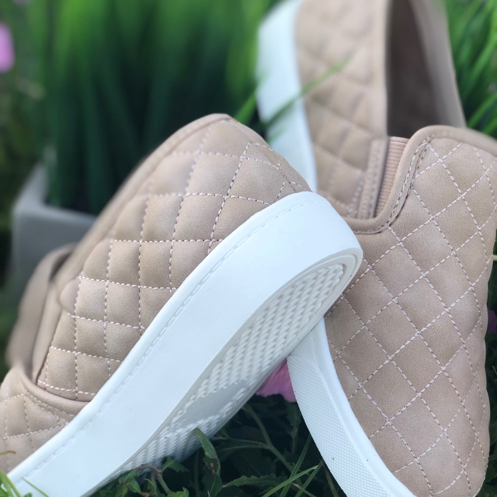 Slip On Shoes Quilted Sneakers - Picture 3 of 7